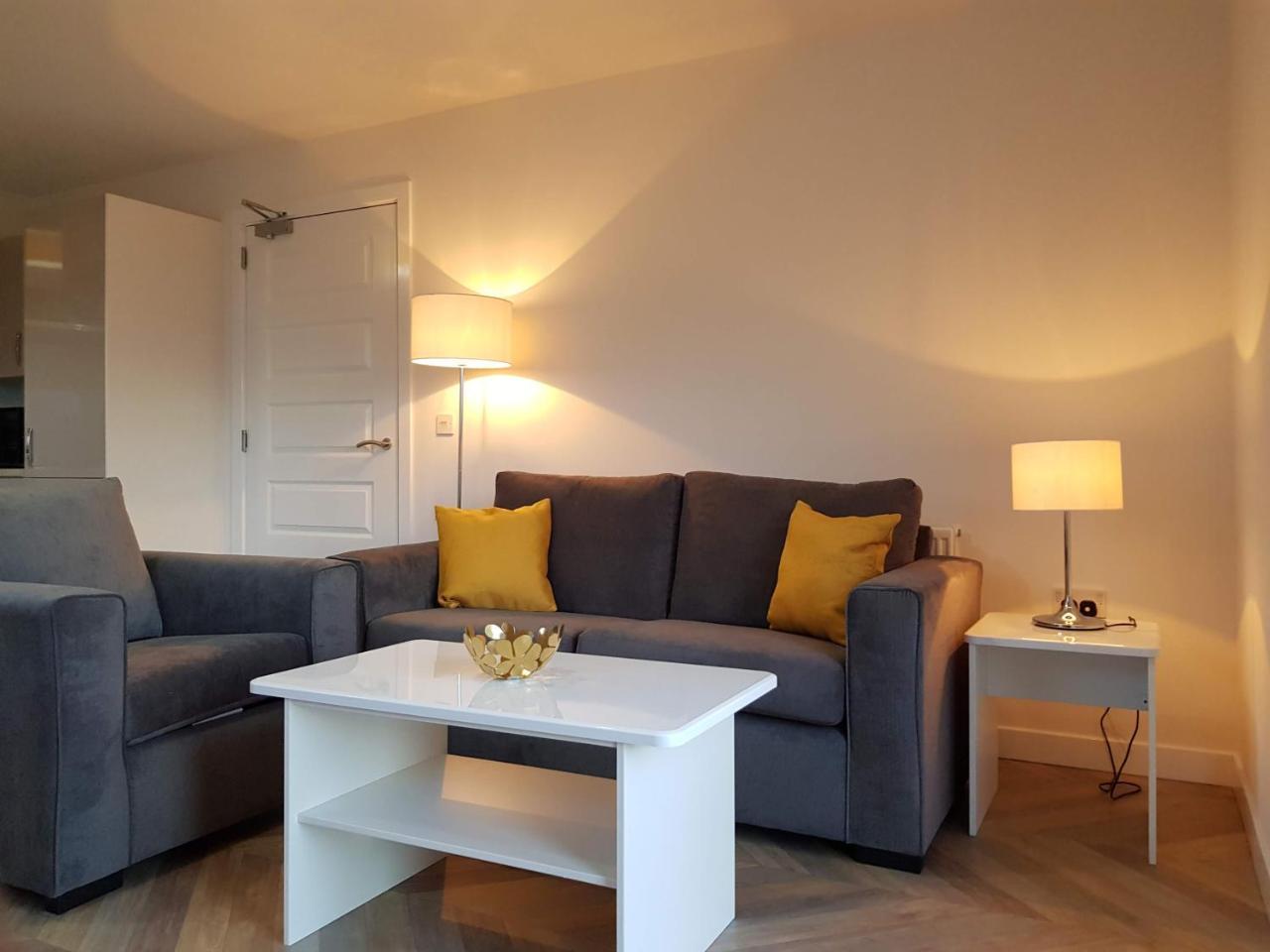 3 Royal View Apartments Стърлинг Екстериор снимка